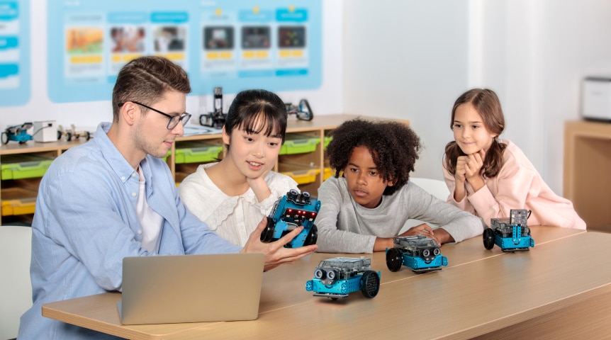 mBot2 - hravý robot pro výuku programování STEM třída