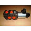 Hydraulická výhybka. Tretia funkcia na nakladač. Ventil pre tretiu funkciu. 6/2 cestný elektrohydraulický ventil 12 VDC 90 l / min.