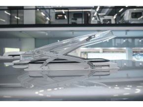 Panoramatické střešní okno Skylight 800 mm x 500 mm s funkcí zvedání a sklápění