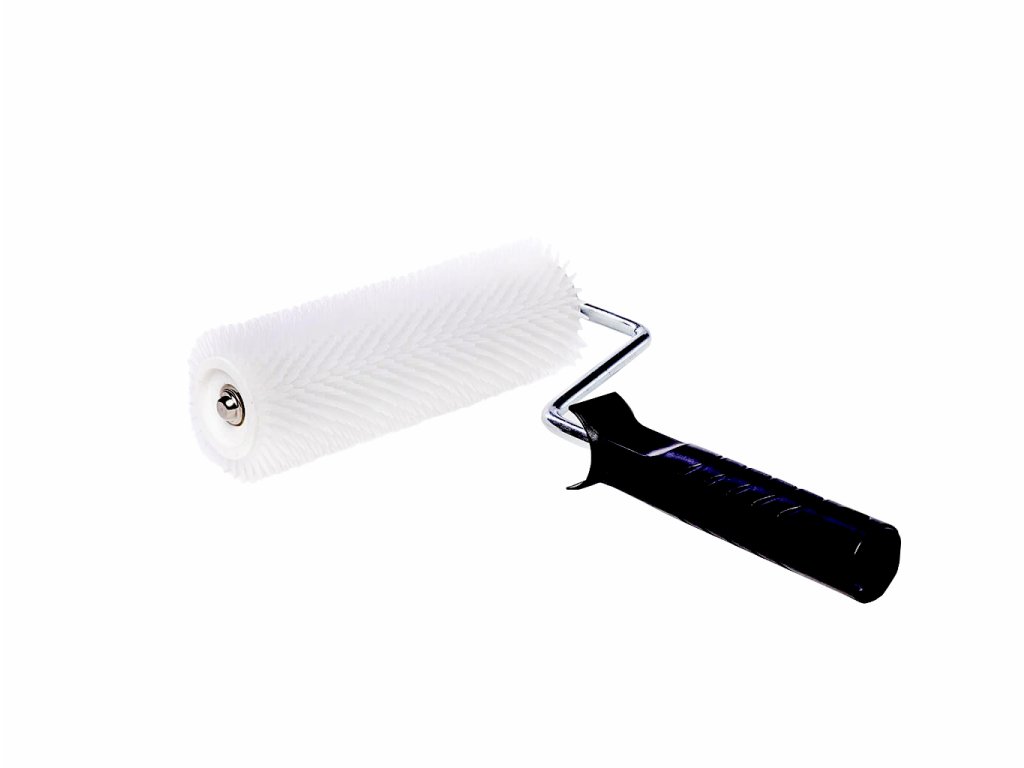 Entlüftungsroller mit Kunststoffdornen 18 cm – Kunststoffdorne & Rotorkörper sichtbar Degassing roller with plastic pins 18 cm – pins & roller body visible  Entlüftungsroller mit Kunststoffdornen 24 cm – breitere Variante für große Flächen Degassing roller with plastic pins 24 cm – wider version for large areas