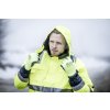 Winter Blocker Handschuhe getragen im Außenbereich bei Kälte / Winter Blocker gloves used outdoors in cold weather