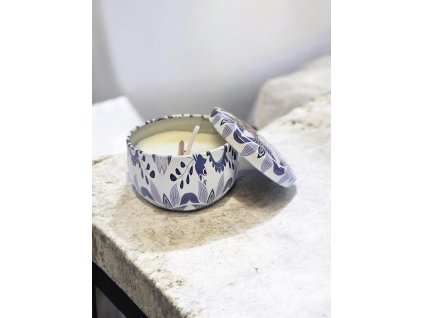 Svíčka v dekorativní dóze