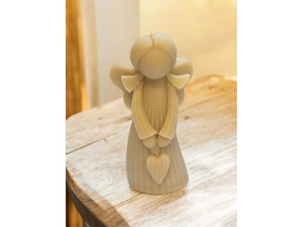 Velký anděl z pravého včelího vosku – ruční výroba