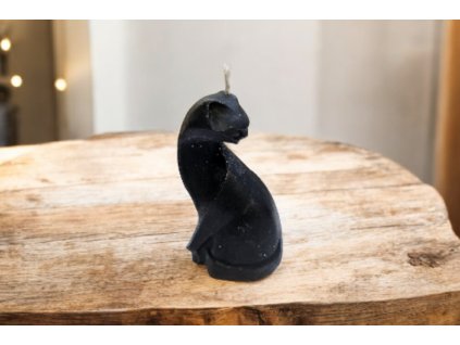 Svíčka „Černá kočka“ – elegantní dekorace s mystickým nádechem