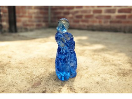 Figurka z pryskyřice – Matka a dcera v objetí (modrá)