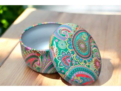 Modrozelená kovová krabička s víčkem