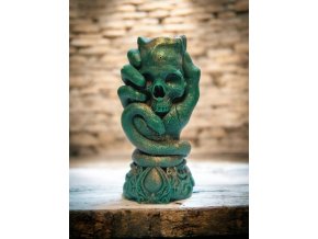 Dekorativní svíčka – Ruka, lebka a had (smaragdová edice)