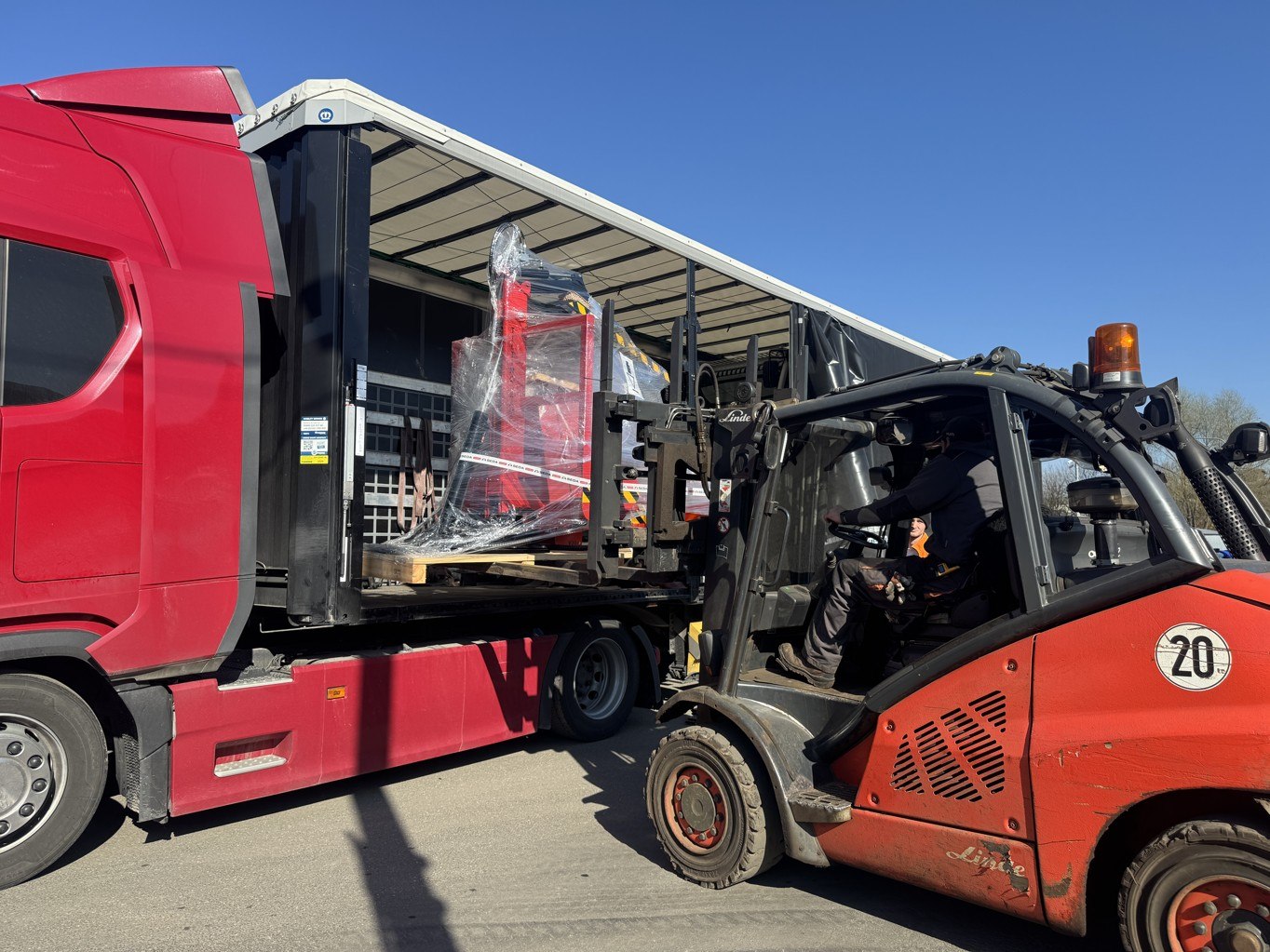 Kontaktujte nás – Milata autovrakoviště