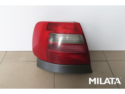 svetlo lz audi a4 01.jpg