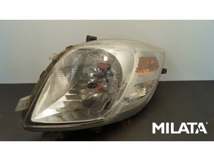 svetlo lp toyota yaris 01.jpg