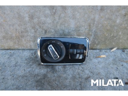 spinac svetel skoda superb II 01.jpg