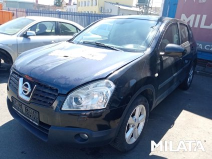 01 nissan autovrakoviste