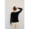 Černé tričko s výstřihem a cvočky | Elvaris