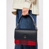3340 5 tommy hilfiger kabelka honey shoulder bag check aw0aw09058 tmavomodra