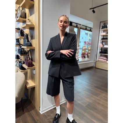 180460ad 7b4a 47c2 b76b 647acad16167