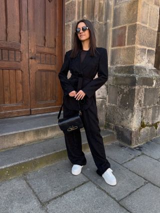 Set Pinko, ve kterém zvládneš celý den – od schůzky po večer. 🖤 👉🏻 Objednávat můžete přes Instagram nebo na e-shopu...