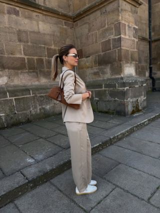 Kolik dáváte mému outfitu?🤭✨ A kam byste si ho vzali Vy? Dejte mi vědět do komentářů.🤍🤫 👉🏻 Objednávat můžete na e-shopu...