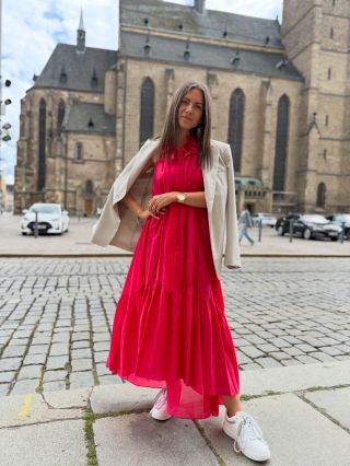 Ideální outfit na nadcházejicí týden❤️🌺 Viděli jste předpověď počasí?🤩 A právě vše se SLEVOU!!!! 👉🏻 Objednávat můžete na...