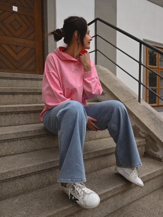 Pink mood💕. Oversize ruzova mikina a jeans DIESEL Vibe, ktery funguje kazdy den. #diesel #denim #new