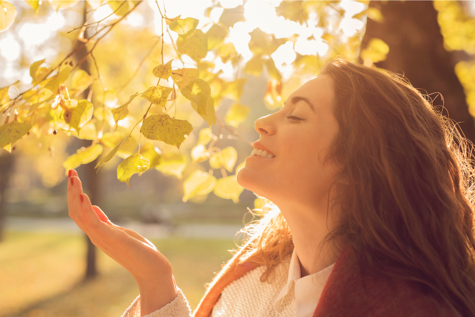 Podzimní měsíce jako ideální čas pro dřevitější a kořeněné tóny parfémů