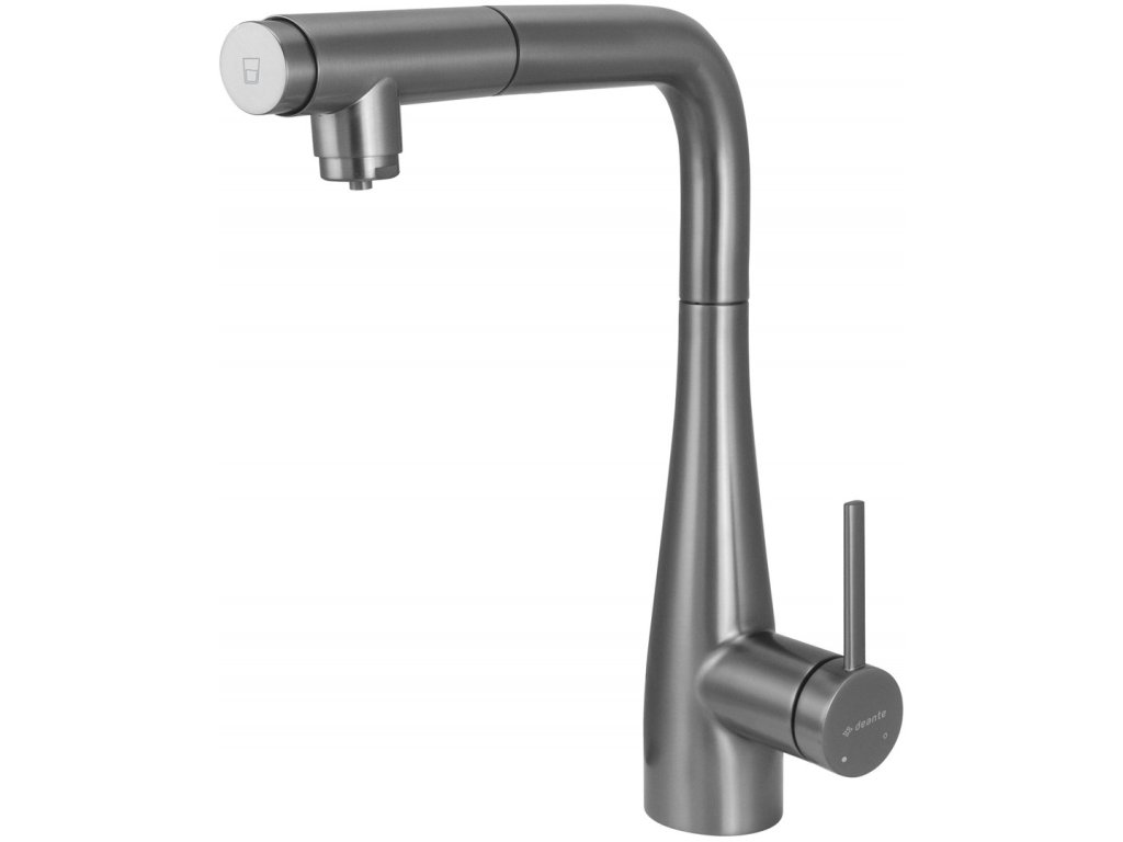 Kitchen faucet with water filter connection with pull-out spout