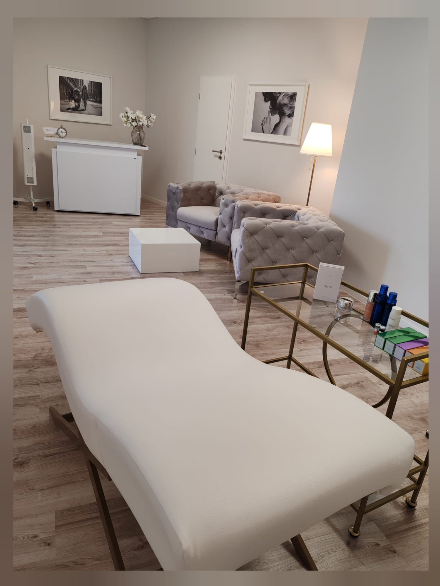 RR Kozmetický salon, Bratislava