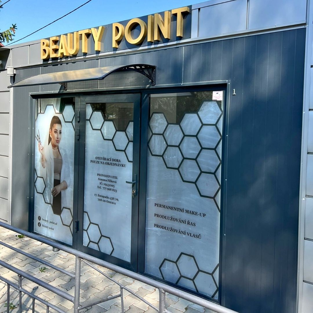 BEAUTY POINT 3D exteriérové logo na dibondu a samolepy na výlohu