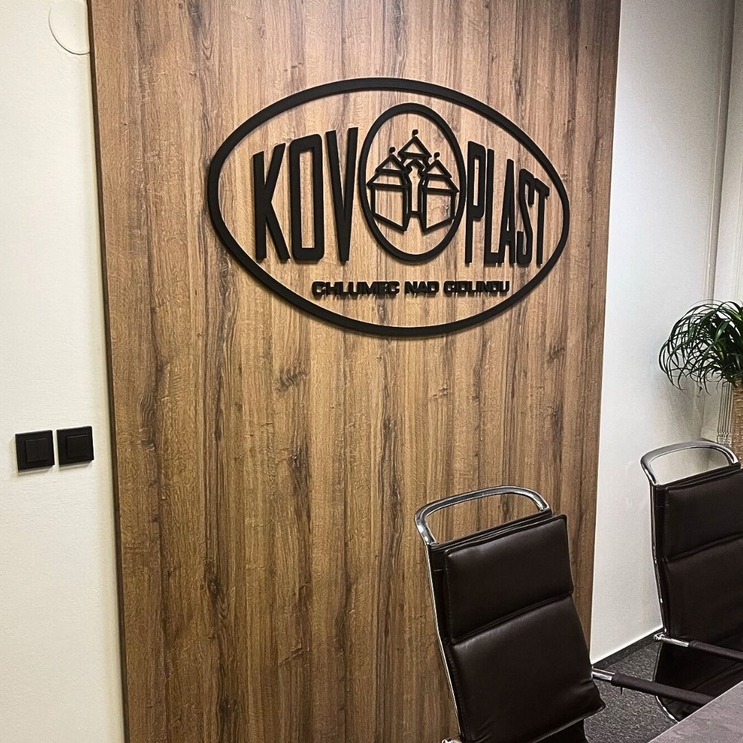 Kovoplast 3D logo do kanceláře