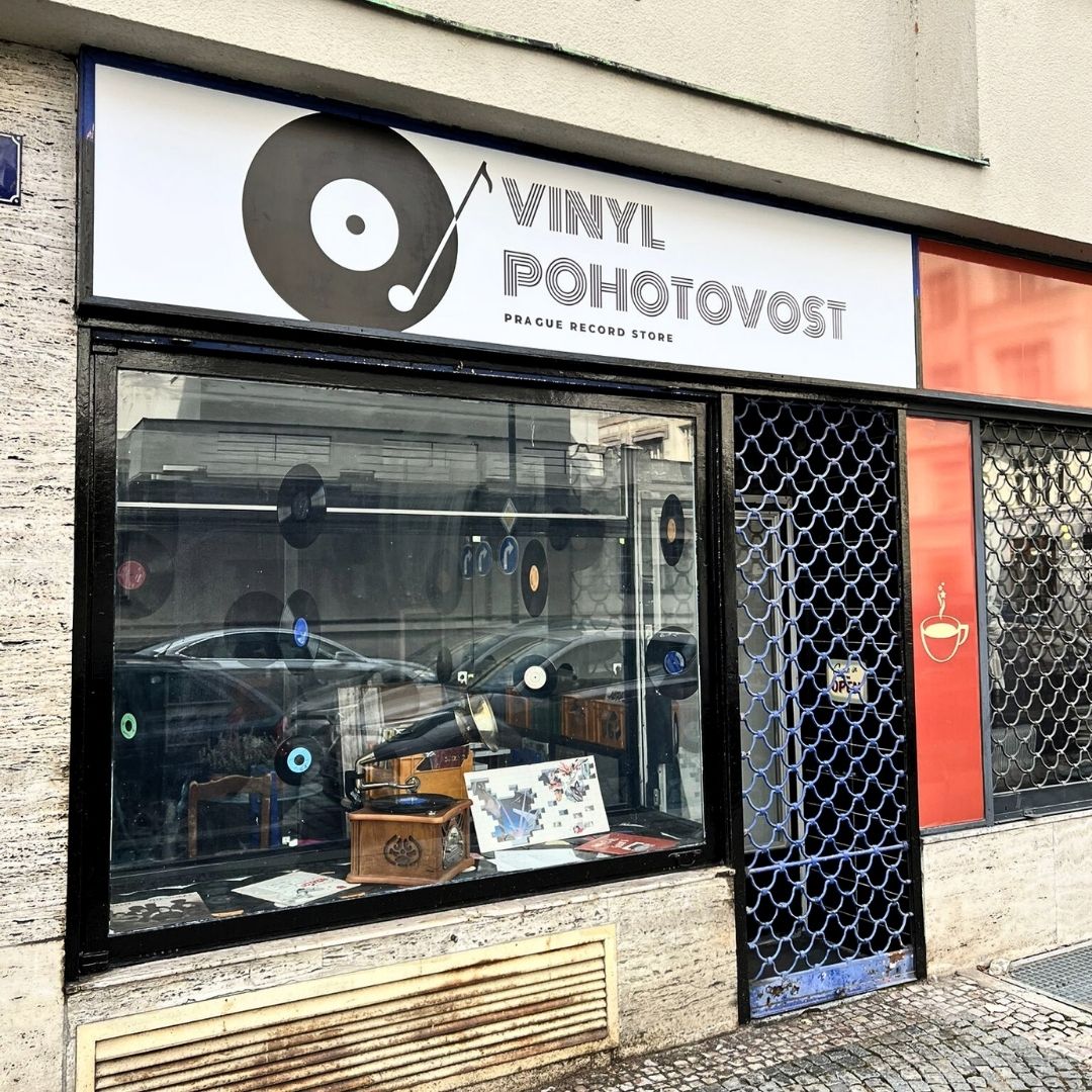 Vinyl pohotovost tištěná samolepicí fólie na výlohu prodejny