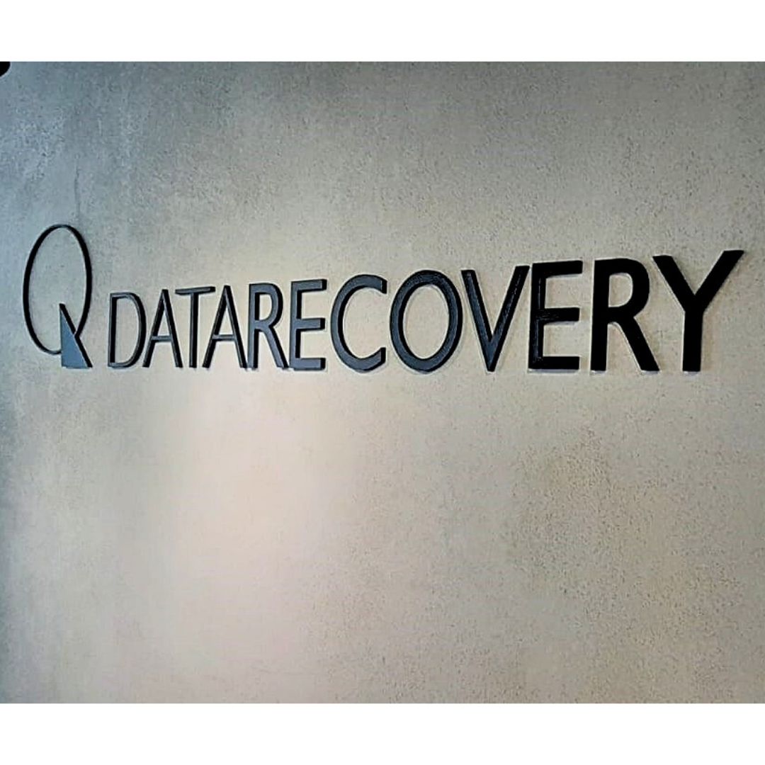 Datarecovery 3D logo z pvc do prodejny