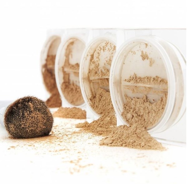 ČISTÁ KRÁSA - MINERÁLNÍ PUDROVÝ MAKEUP 