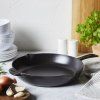 0087022 litinova panev staub 26cm cerna