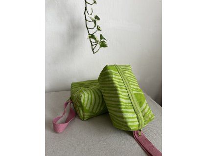 Papírová kosmetická taštička // limetková zebra