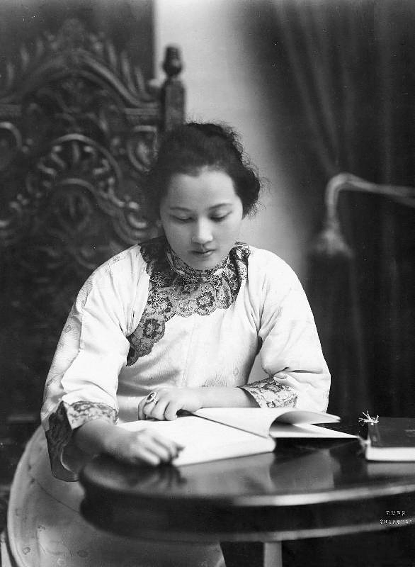 Soong_Ching_Ling_1920_shanghai_upr