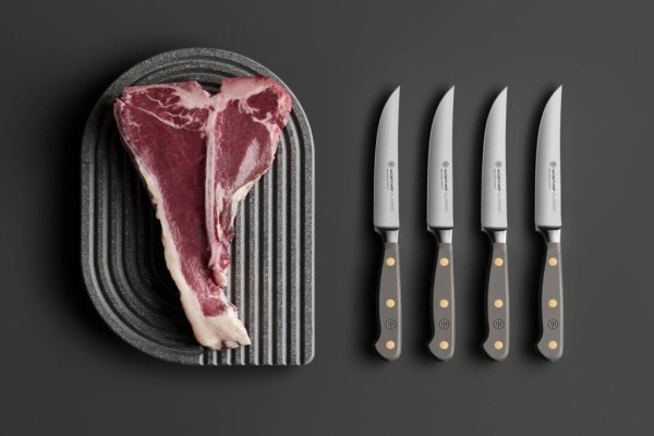 Steakové nože: Malý detail, který dělá velký rozdíl