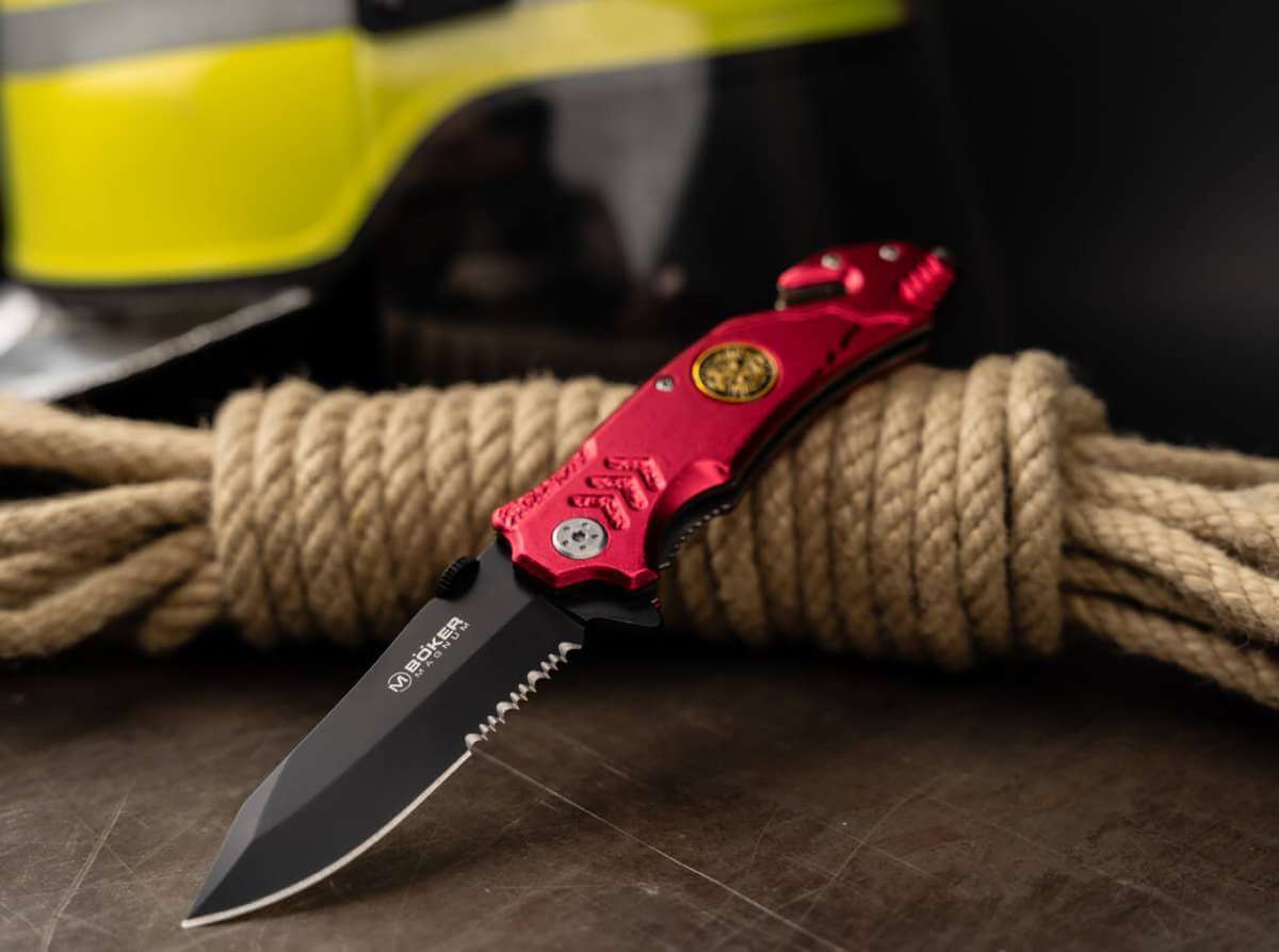 magnum-fire-fighter-red-Boker