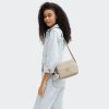 Kabelka ABANU M Signature Beige Embossed  Kipling