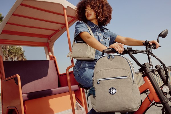 Kipling jar/leto 2026: G.RILLA GIRLZ je tu! Objavte prvé novinky, ktoré si zamilujete!