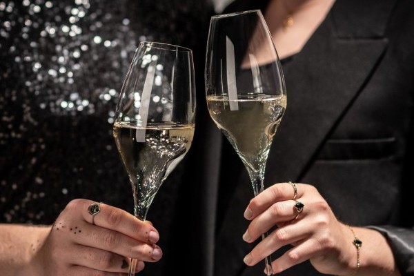 🎉 Štýlová novoročná párty: poháre, chladenie, servírovanie