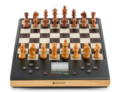 Šachový počítač - ChessGenius Pro Wood Edition