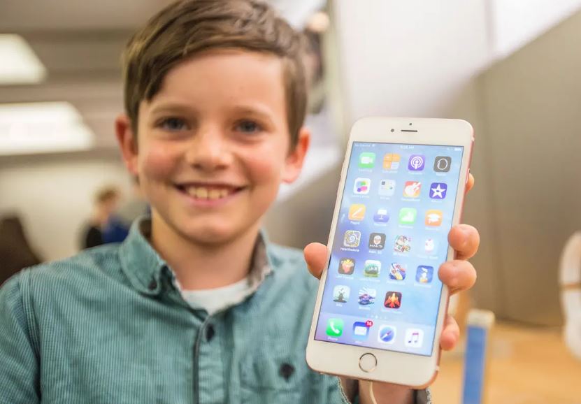 Srovnání: Levný iPhone pro děti: Od iPhone SE 2020 po iPhone 13 mini