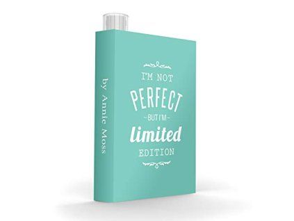 lahev schovana v knize svetle modra