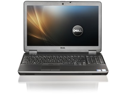 Repasovaný Dell Latitude E6540 – otevřený notebook s matným 15,6″ displejem, numerickou klávesnicí a robustním firemním tělem, focený z čelního pohledu