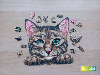 drevene puzzle strakata macka