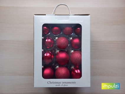 sklenene vianocne gule cervene