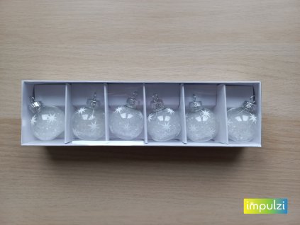 sklenene vianocne gule s hviezdickami