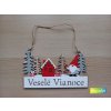 drevena dekoracia na zavesenie vesele vianoce