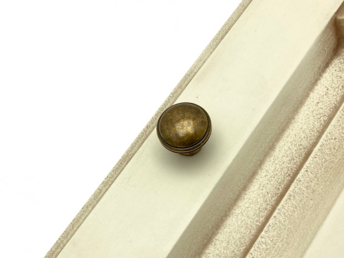 rustikalni nabytkova knopka anelo mosaz patina lesk