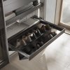 Výsuvný botník do rámu Emuca Quartz – titan detail