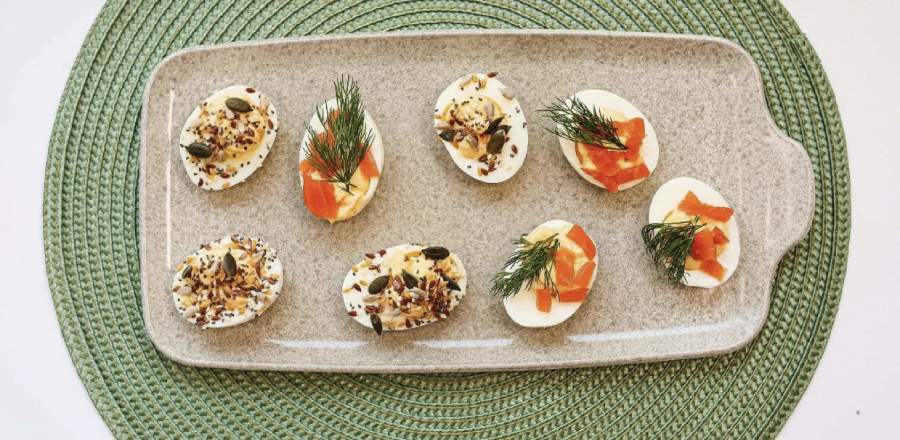 Plněná vejce s uzeným lososem: Elegantní pohoštění bez výčitek